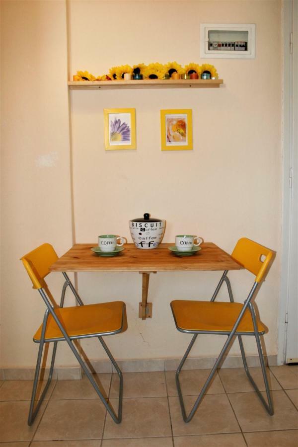 Cosy Apartment By The Sea メタモルフォシ エクステリア 写真